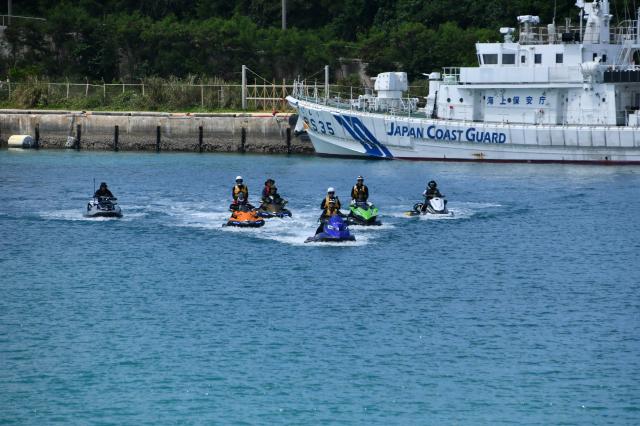 海上から安全啓発活動／宮古ブルー海上安全パトロール