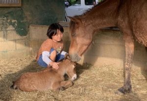 一般の部で市長賞に輝いた前田さんの作品「ようこそ、この世界へ」（宮古写真協会提供）