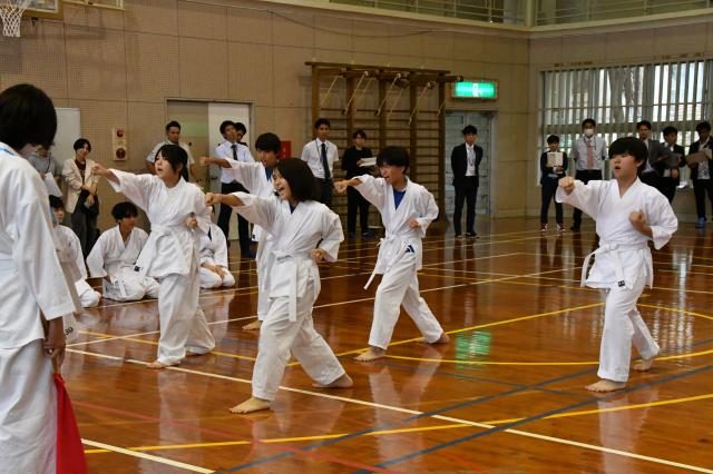 学び話し合い練習工夫／研究指定校の久松中