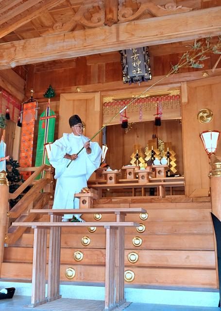 正月向け「すす払い」／宮古神社