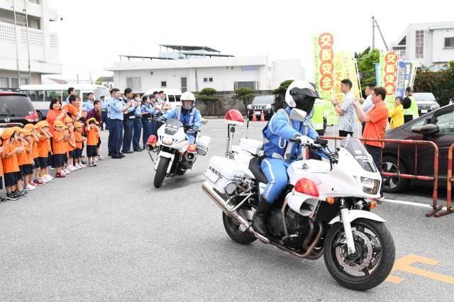 白バイで特別交通取り締まり